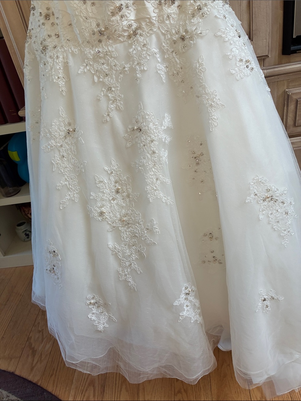 Strapless Ivory Wedding Dress NWT Embroidered Lace and Beaded Waist Sz 16 - Picture 6 of 12